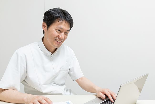 カルテを見ながら口頭での問診をさせて頂きます。